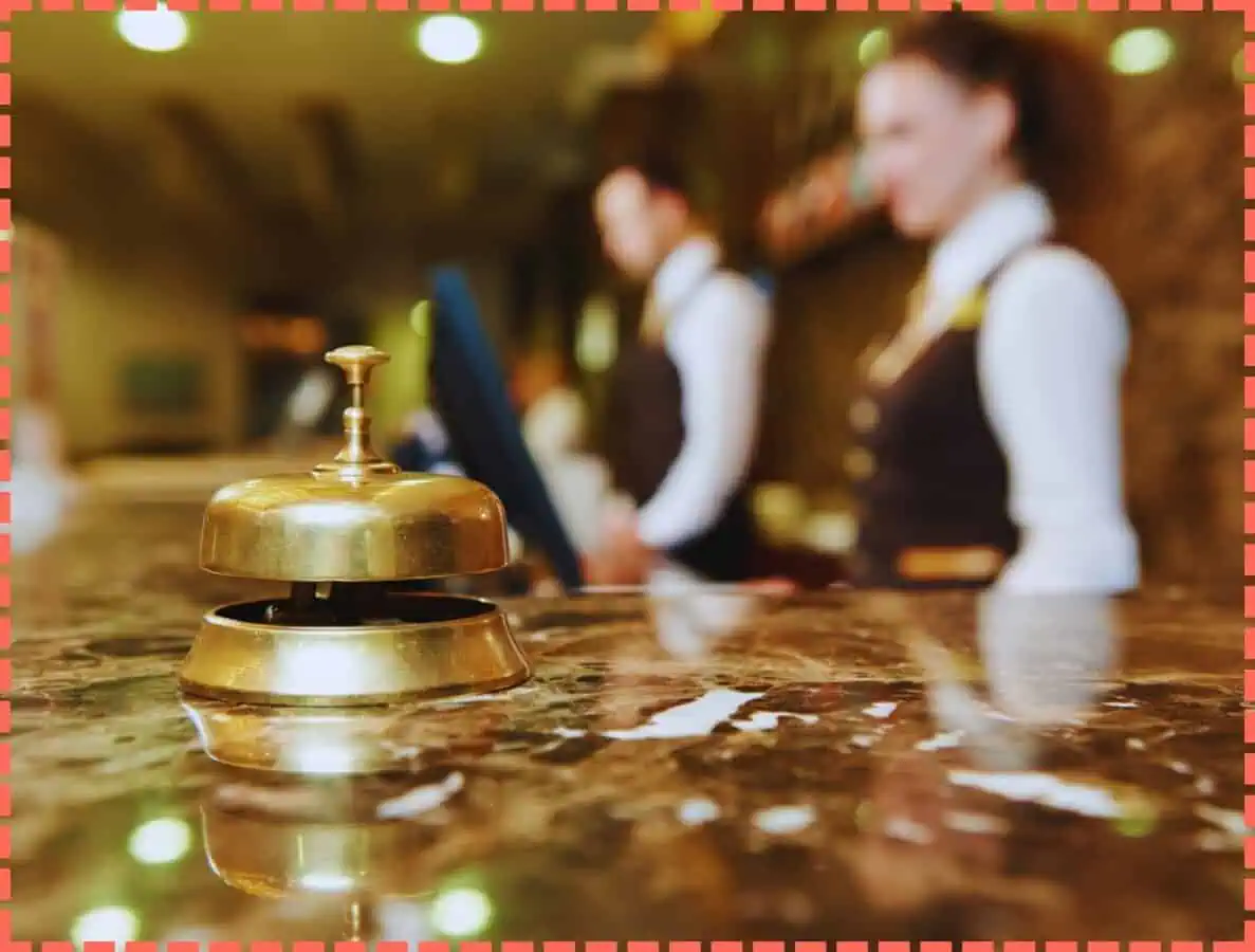 Certificado de Alojamiento al Viajar 65 Foto de recepción de un hotel para el post de prueba de alojamiento para viajar al extranjero.