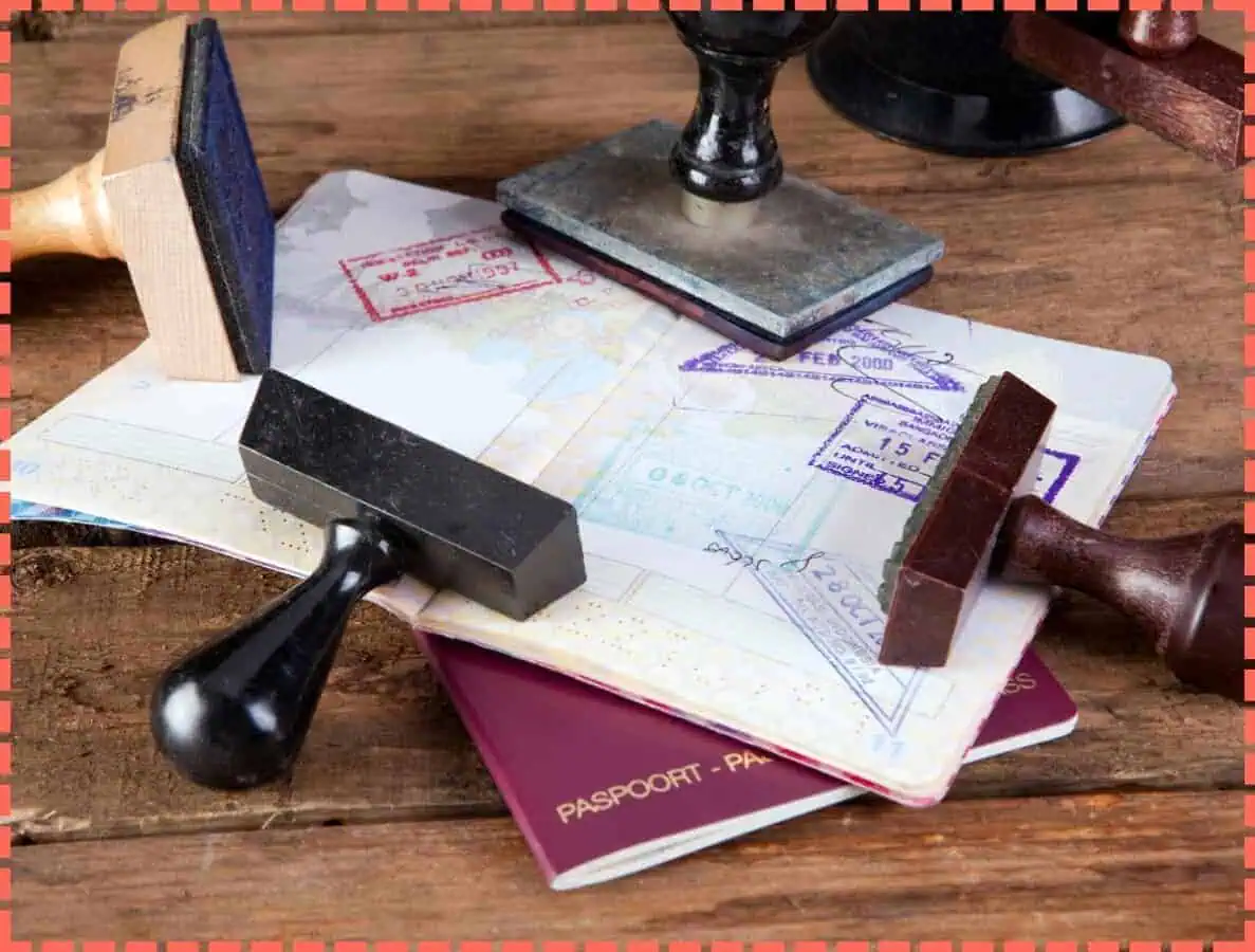 Pasaporte Costa Rica: Todo Listo para Viajar Tranquilos 2024 68 Pasaporte Costa Rica con sus sellos listos para un viaje increíble en familia.