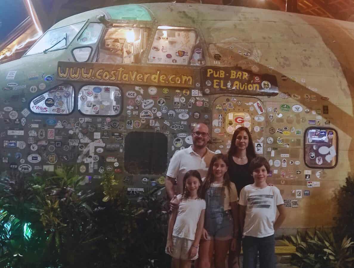 Foto en el restaurante el Avión, en Manuel Antonio. Lugar donde comer en Costa Rica